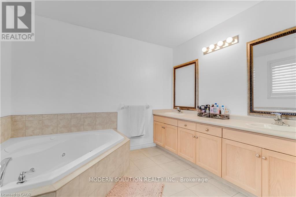 115 Erika Crescent, Hamilton, Ontario  L8W 3W2 - Photo 33 - X13169912