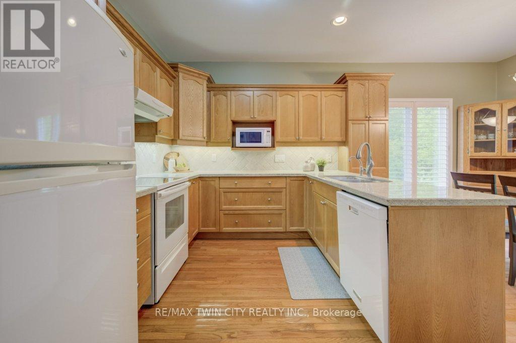 13 - 545 Laurelwood Drive, Waterloo, Ontario  N2V 2R4 - Photo 11 - X13169988