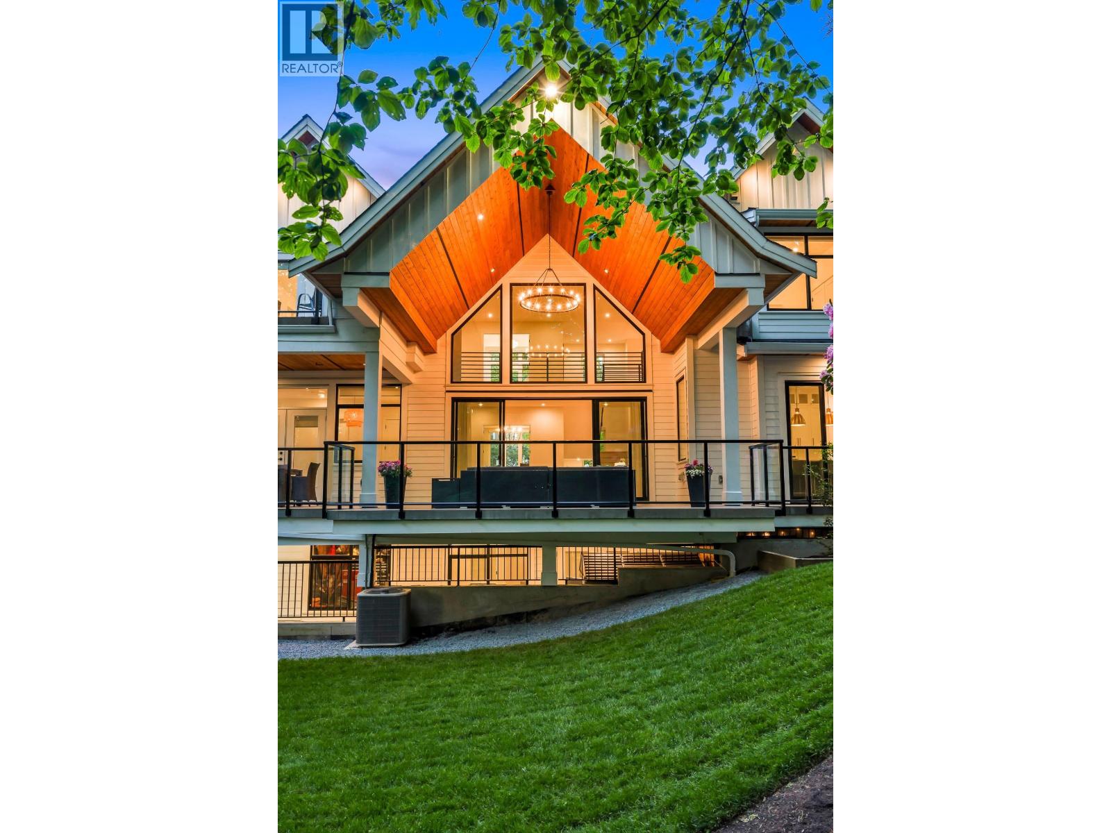 948 Poirier Street, Coquitlam, British Columbia  V3J 6C4 - Photo 6 - R3127318