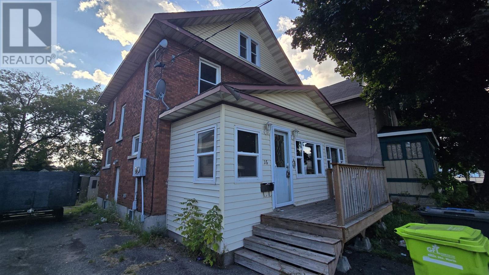 35 Albert St, Sault Ste. Marie, Ontario  P6A 2H7 - Photo 1 - SM261116