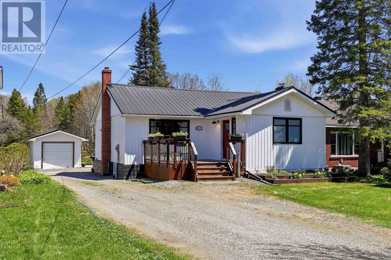 1452 Peoples Rd, Sault Ste. Marie, Ontario P6C 3W8 - Photo 1 - SM261140