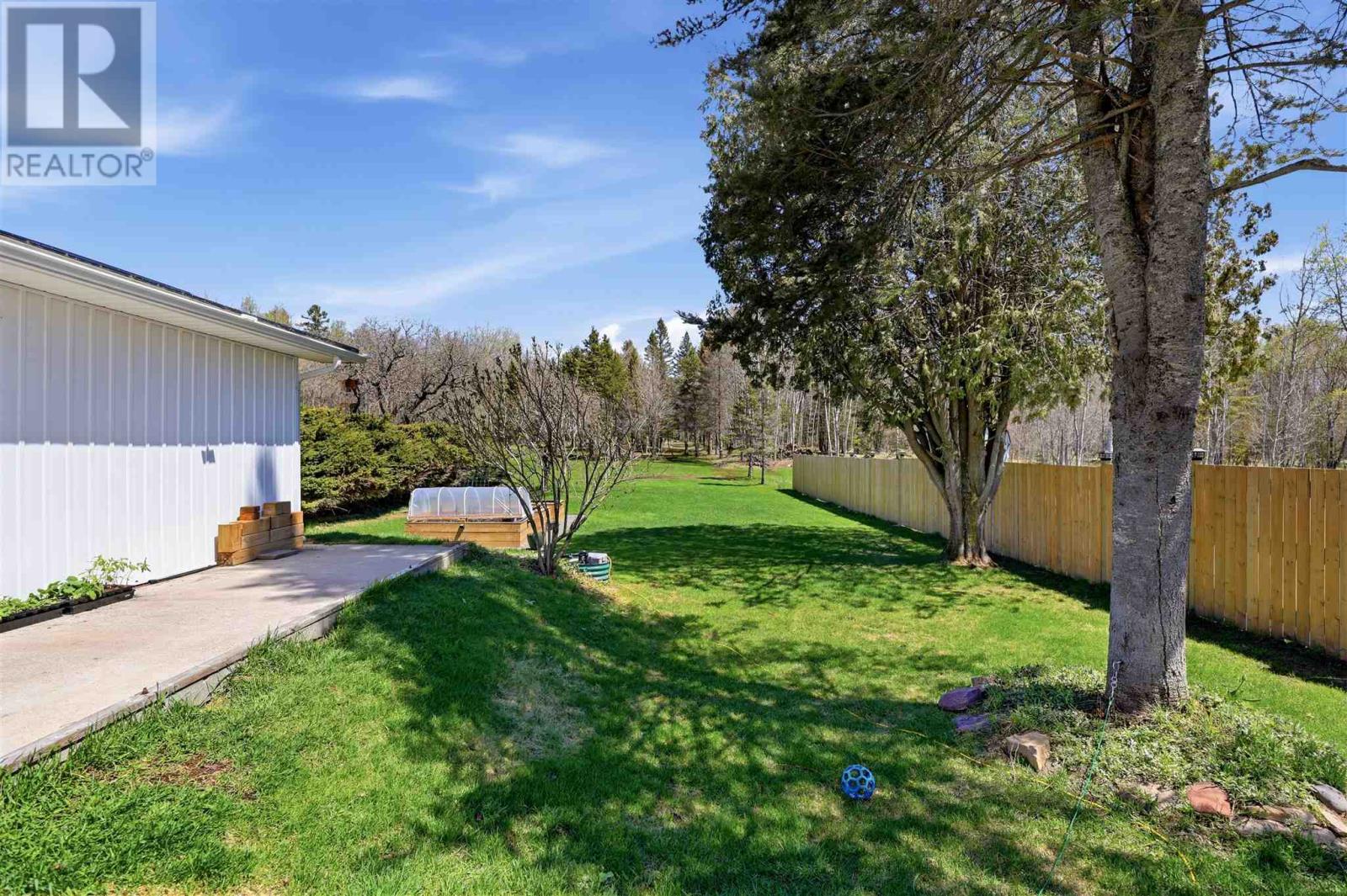 1452 Peoples Rd, Sault Ste. Marie, Ontario P6C 3W8 - Photo 37 - SM261140