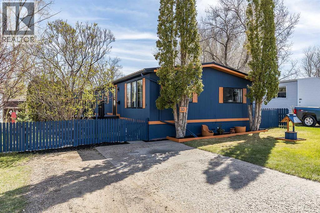 30, 4000 13 Avenue SE, Medicine Hat, Alberta  T1B 1J3 - Photo 1 - A2308764