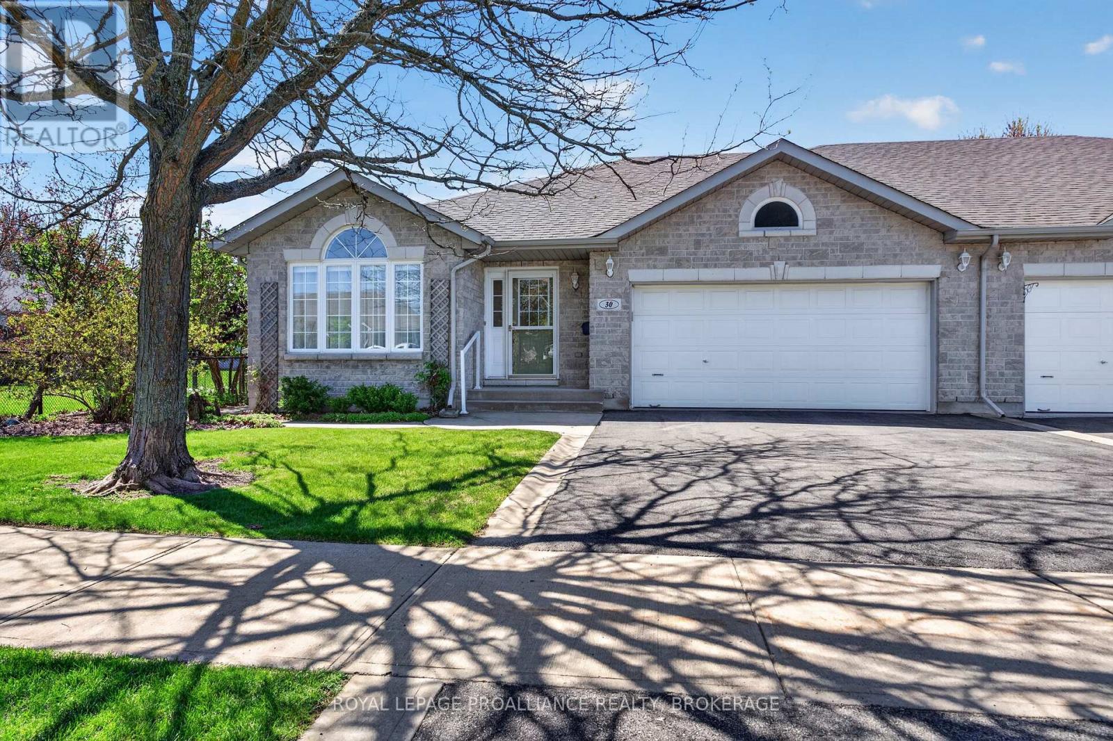 30 ELLESMEER AVENUE, Kingston, Ontario