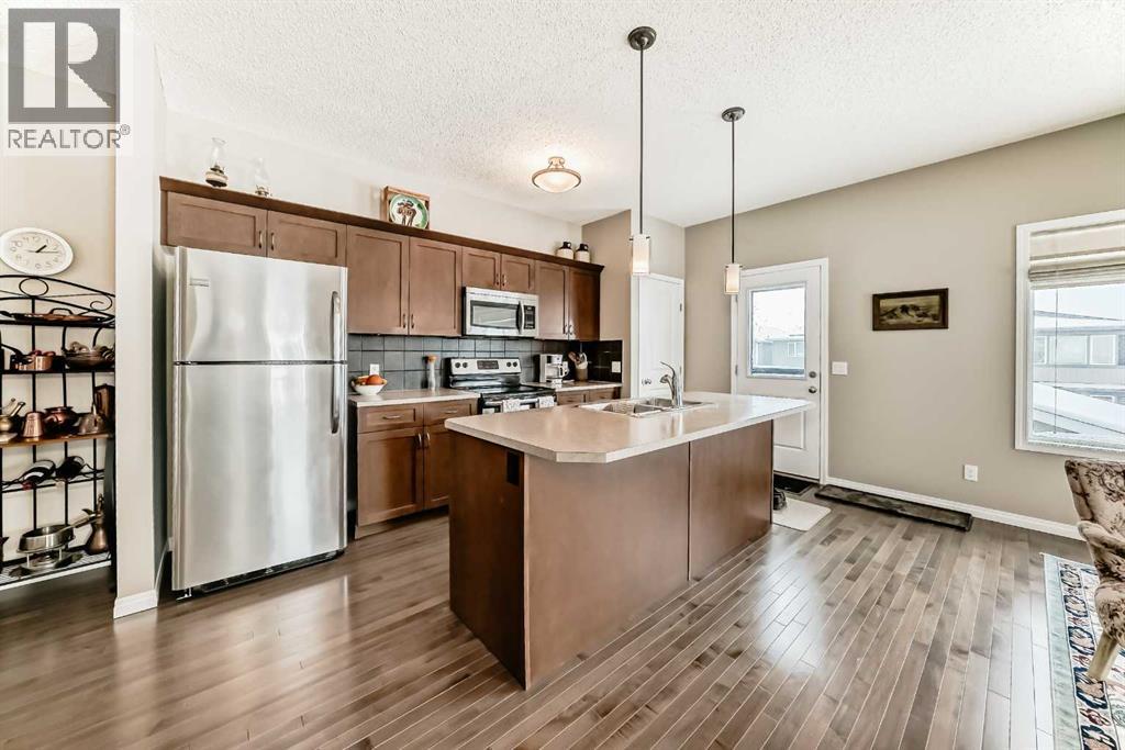266 Fireside Place, Cochrane, Alberta  T4C 0R0 - Photo 4 - A2288921