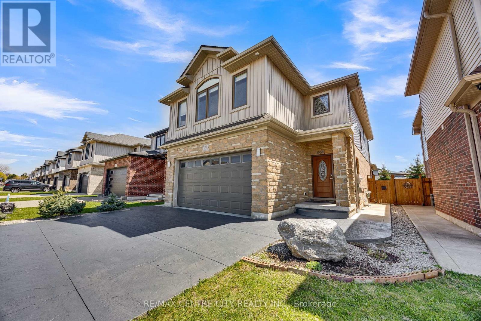 668 FREEPORT STREET, London North, Ontario