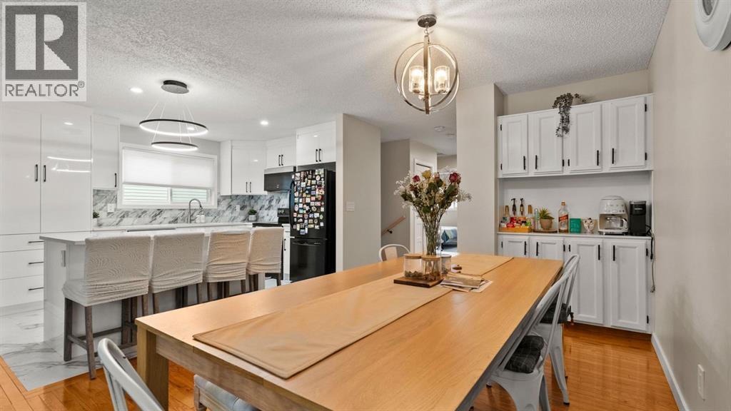 2416 Woodview Drive Sw, Calgary, Alberta  T2W 4X7 - Photo 9 - A2308861