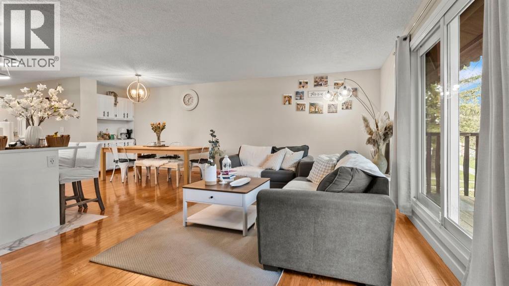 2416 Woodview Drive Sw, Calgary, Alberta  T2W 4X7 - Photo 1 - A2308861