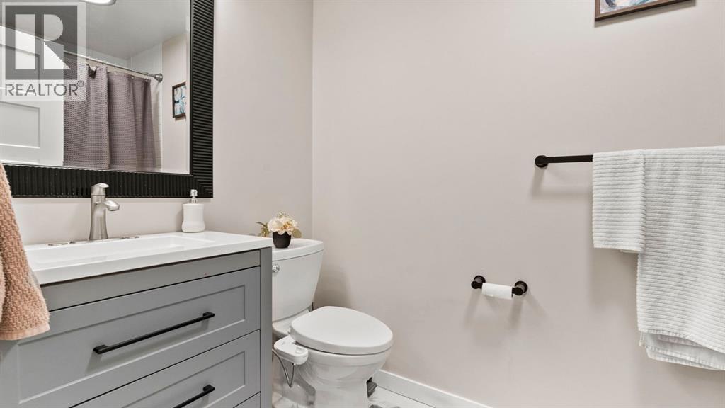 2416 Woodview Drive Sw, Calgary, Alberta  T2W 4X7 - Photo 14 - A2308861