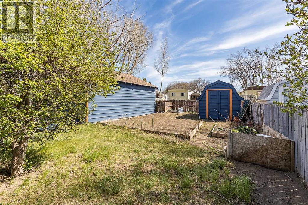 30, 4000 13 Avenue SE, Medicine Hat, Alberta  T1B 1J3 - Photo 35 - A2308764