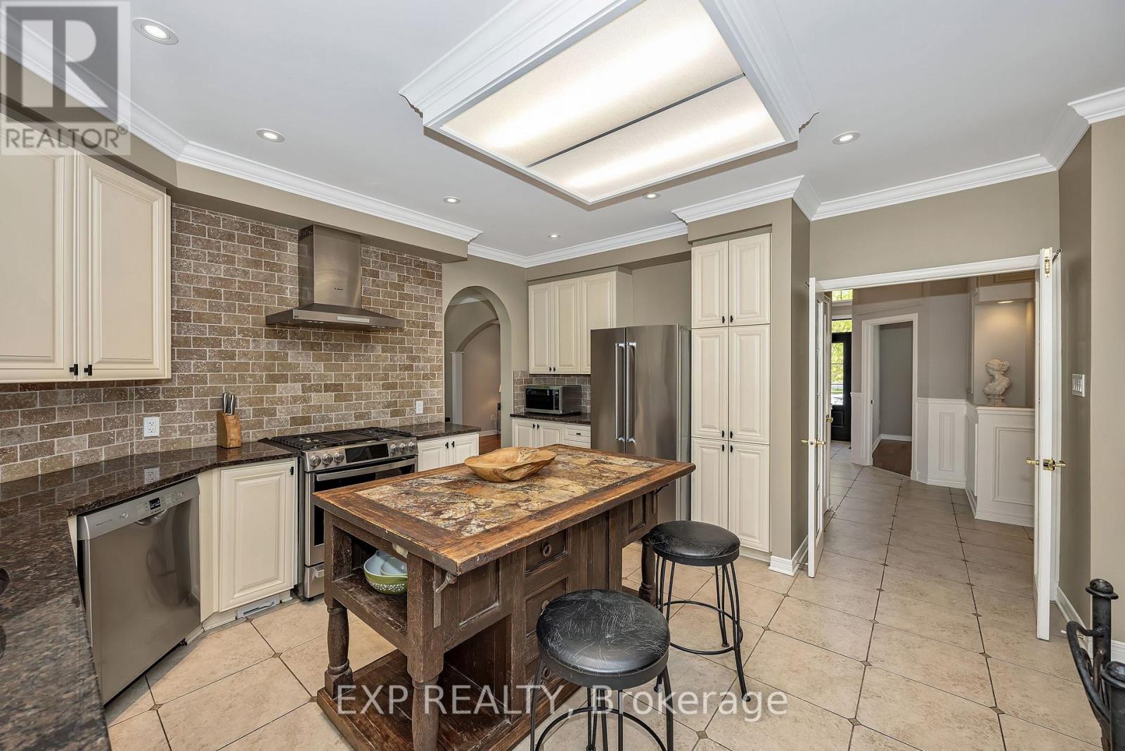 28 Sachs Forest Place, Ottawa, Ontario K2G 6V2 - Photo 3 - X13170126