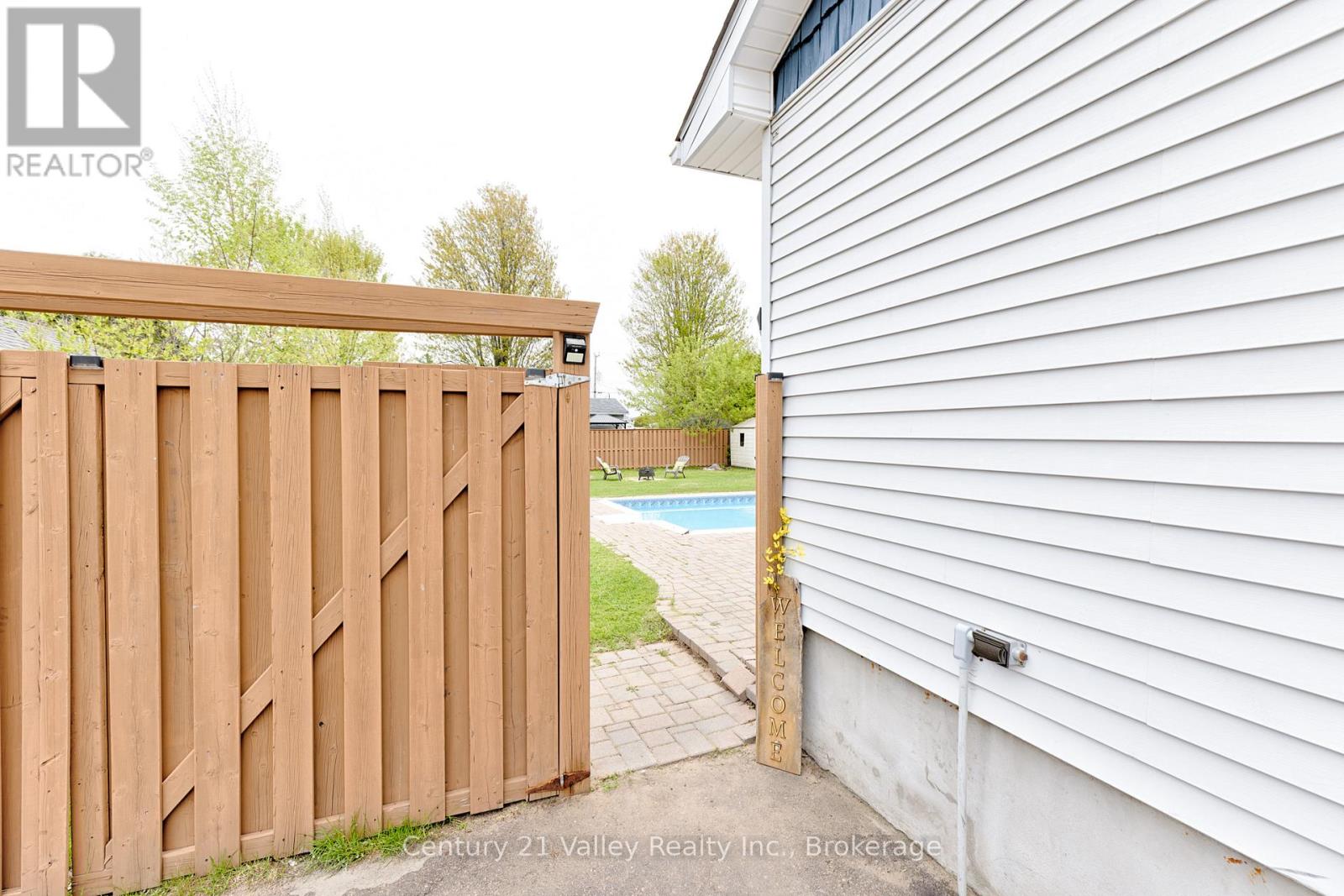 36 Mary Street, Petawawa, Ontario  K8H 1R9 - Photo 40 - X13170170