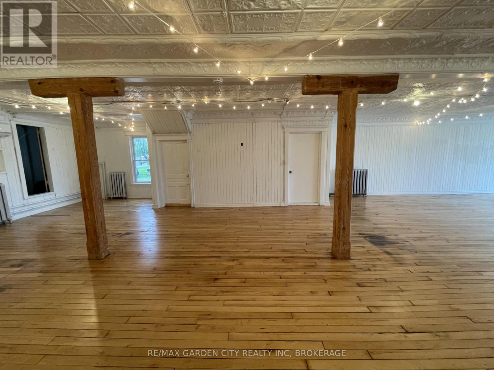 4227 Victoria Avenue, Lincoln, Ontario L0R 2E0 - Photo 2 - X13170256