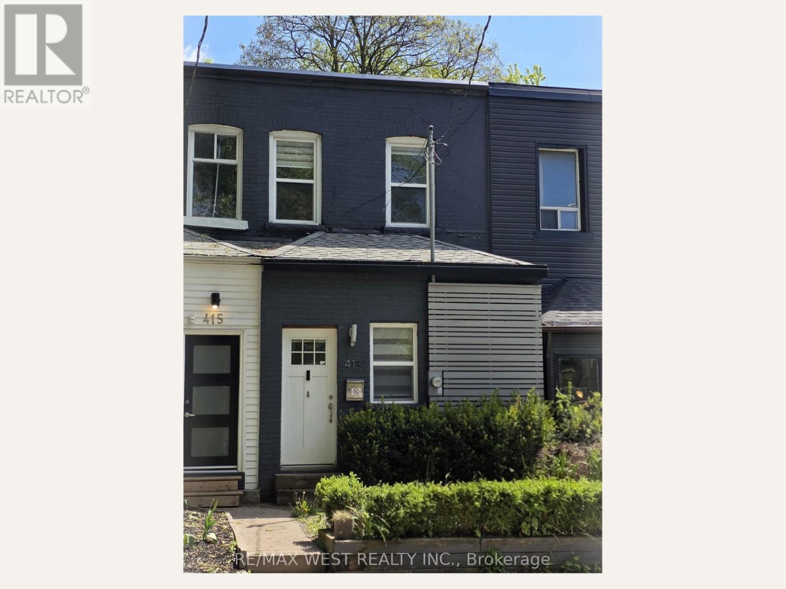 413 LESLIE STREET, Toronto, Ontario