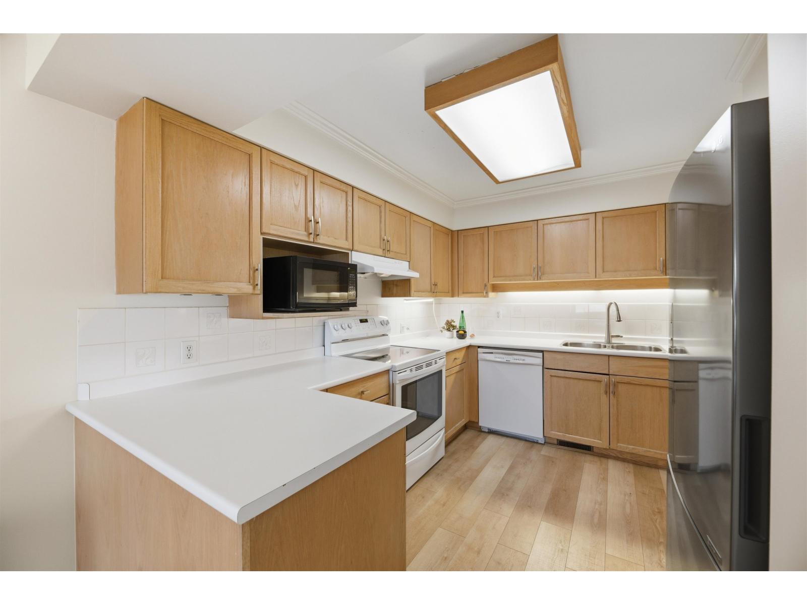 103 10538 153 Street, Surrey, British Columbia  V3R 0G6 - Photo 8 - R3111091