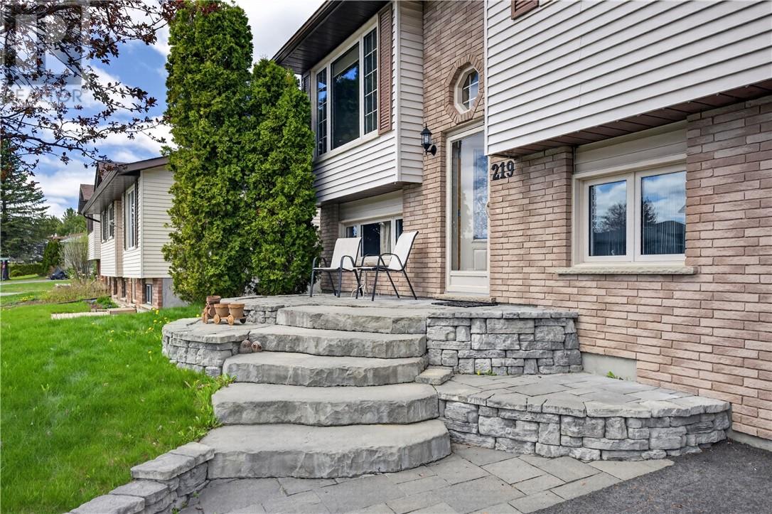 219 Autumnwood Crescent, Sudbury, Ontario  P3B 3Z5 - Photo 11 - 2128027