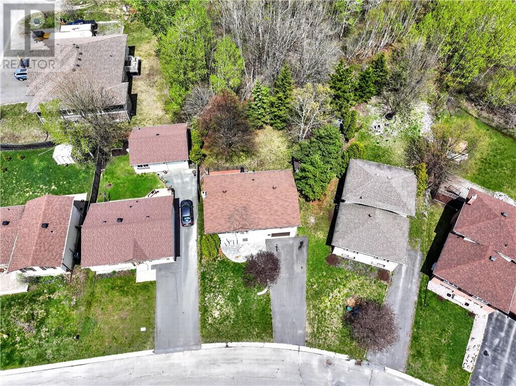 219 Autumnwood Crescent, Sudbury, Ontario  P3B 3Z5 - Photo 3 - 2128027