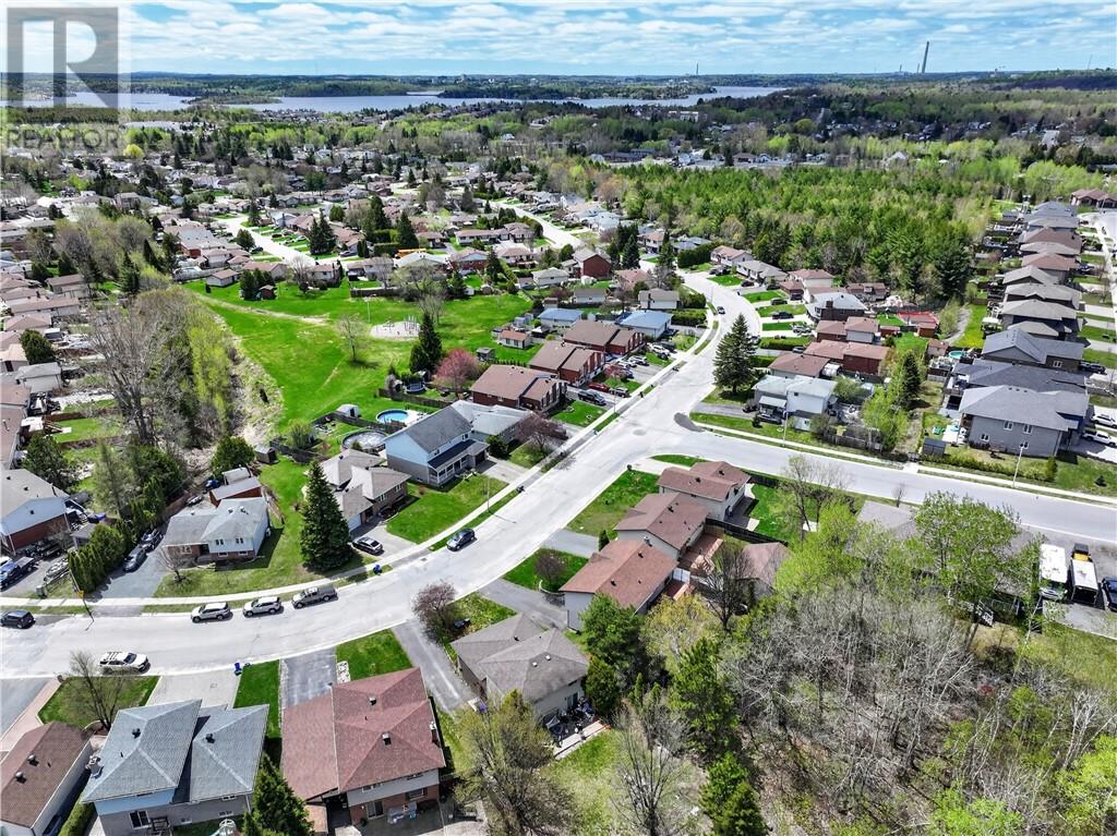 219 Autumnwood Crescent, Sudbury, Ontario  P3B 3Z5 - Photo 4 - 2128027