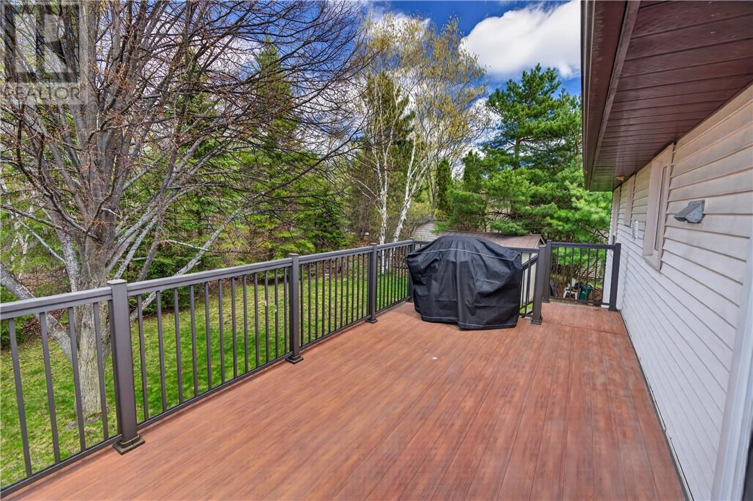 219 Autumnwood Crescent, Sudbury, Ontario  P3B 3Z5 - Photo 8 - 2128027
