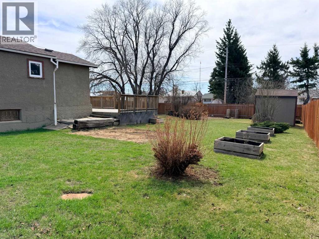 1033 16 Avenue, Wainwright, Alberta  T9W 1K3 - Photo 36 - A2288783