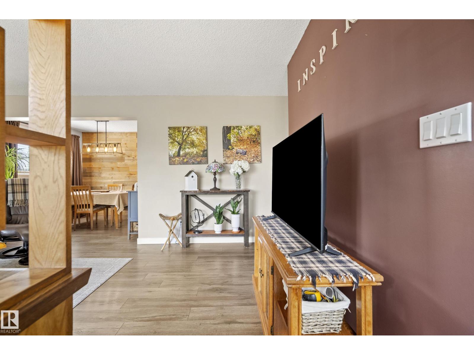 8804 136 Av Nw, Edmonton, Alberta  T5E 1V4 - Photo 2 - E4489819