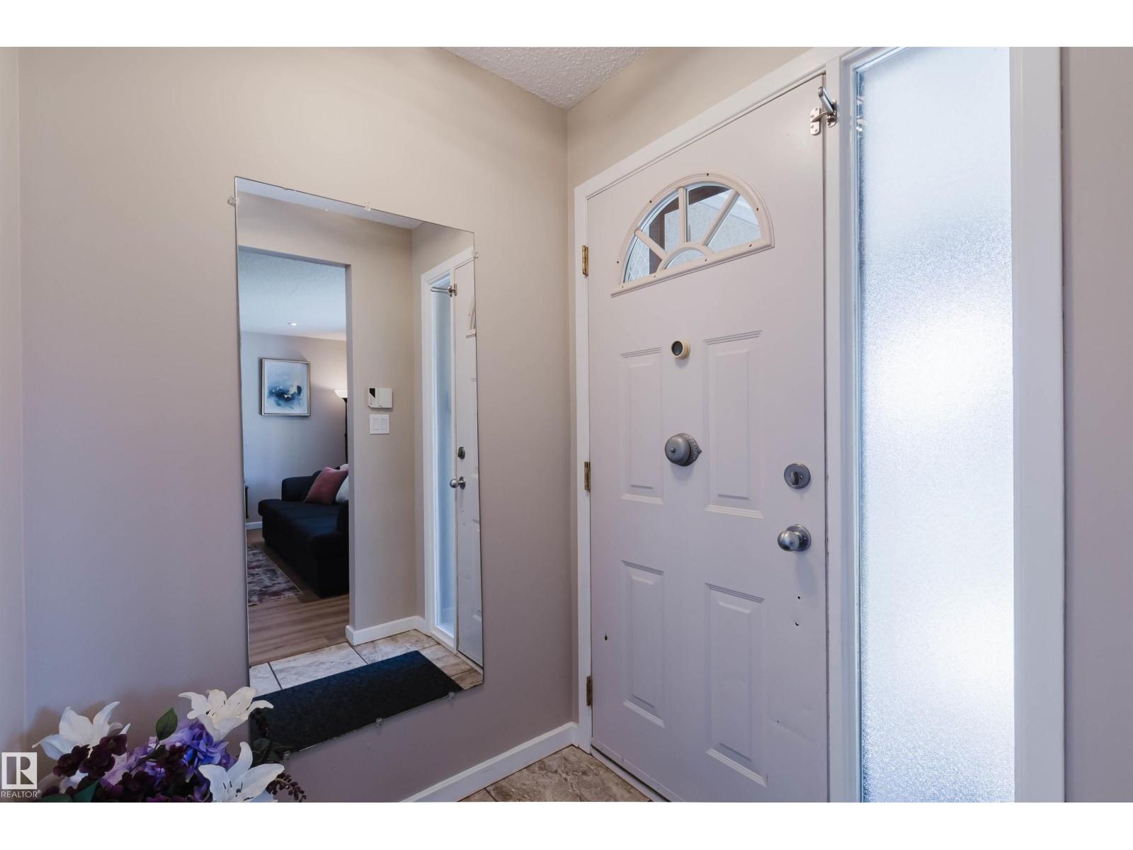 10946 Beaumaris Rd Nw, Edmonton, Alberta  T5X 1Z6 - Photo 2 - E4489821
