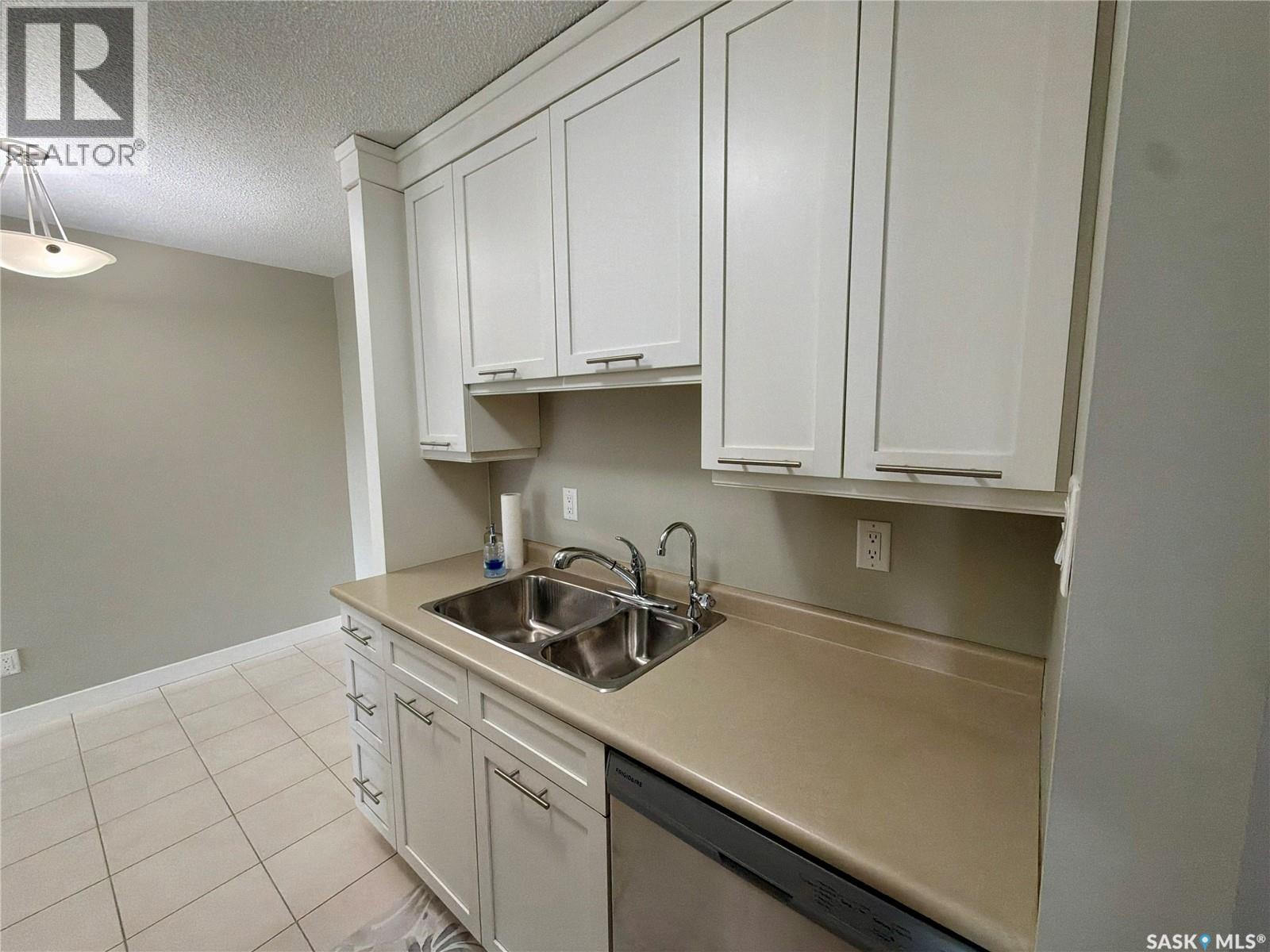 206 4615 Rae Street, Regina, Saskatchewan  S4S 3B2 - Photo 4 - SK037018