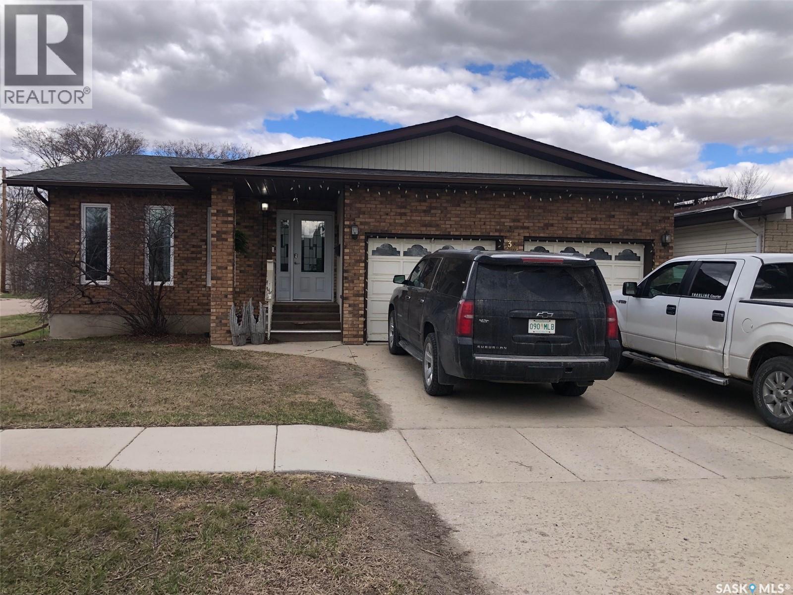 304 1st Avenue Ne, Preeceville, Saskatchewan  S0A 3B0 - Photo 2 - SK036964