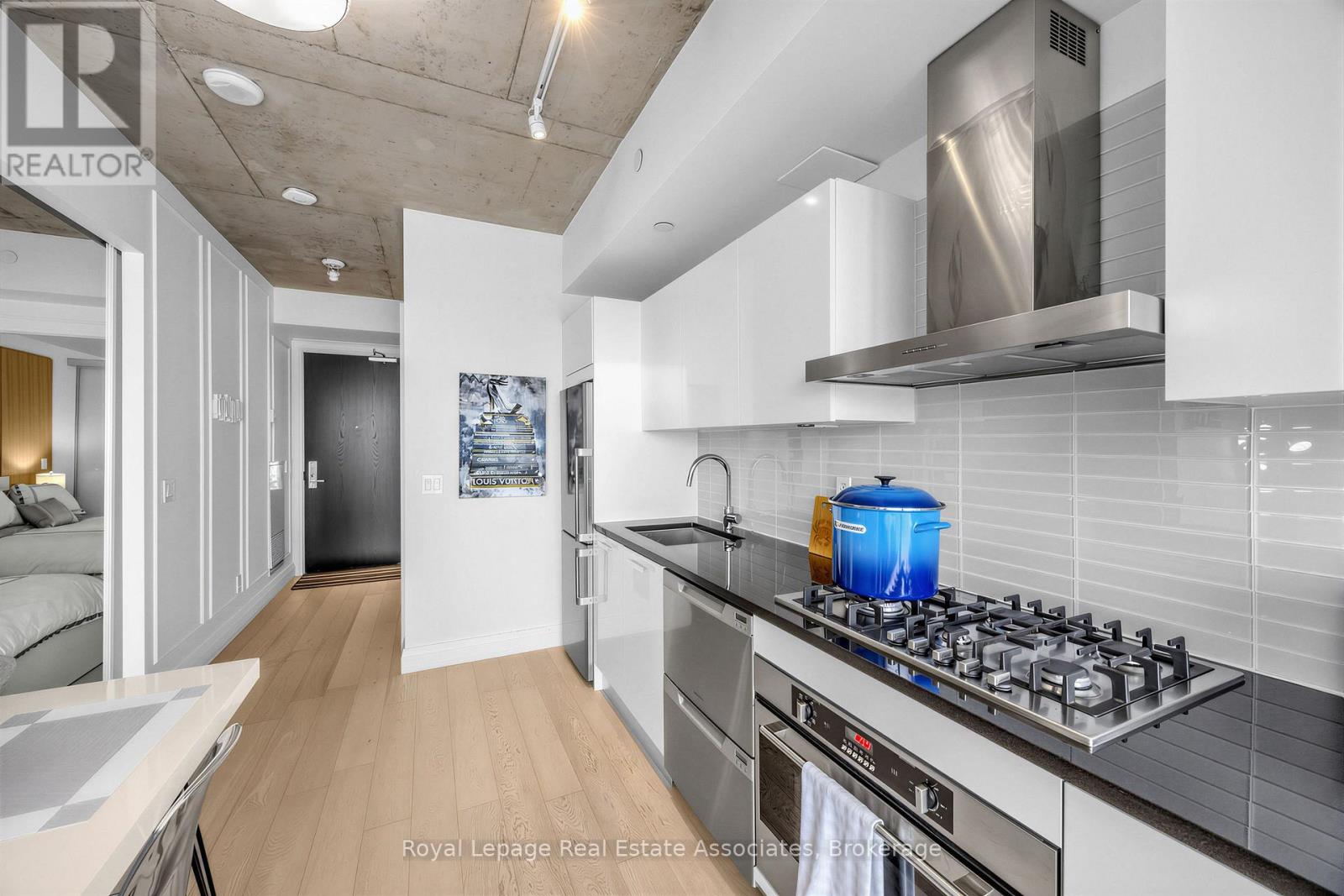 3102 - 224 King Street W, Toronto, Ontario  M5H 0A6 - Photo 8 - C13170128