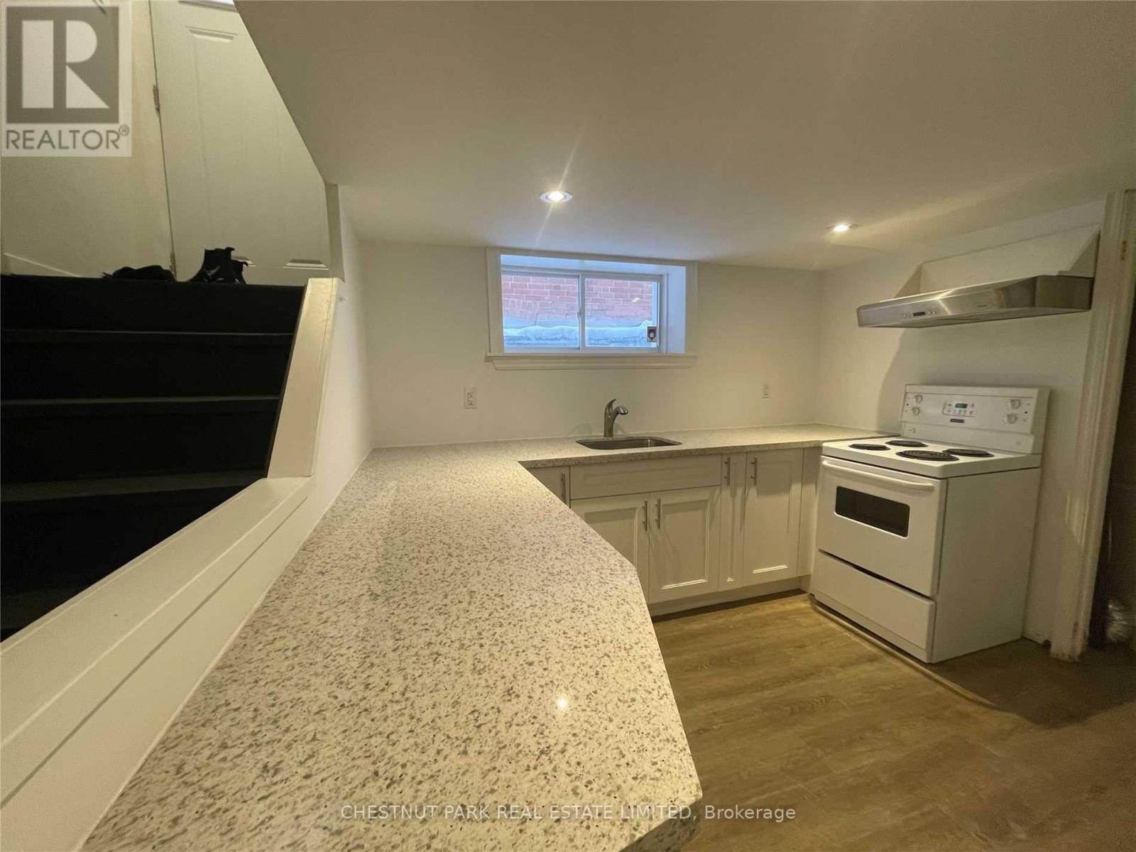 Lower - 24 Strathgowan Avenue, Toronto, Ontario  M4N 1B9 - Photo 3 - C13170226