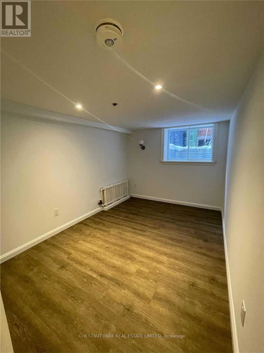 Lower - 24 Strathgowan Avenue, Toronto, Ontario  M4N 1B9 - Photo 8 - C13170226