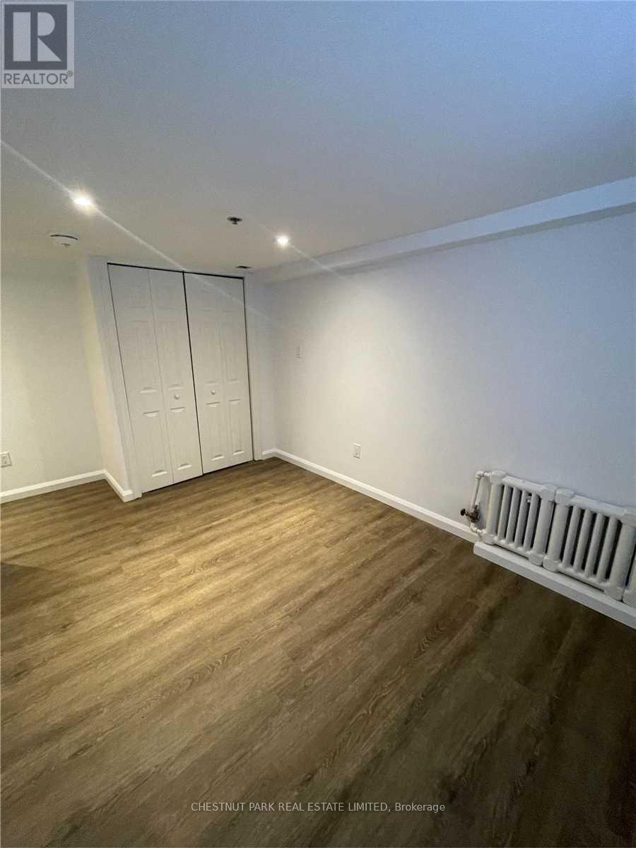 Lower - 24 Strathgowan Avenue, Toronto, Ontario  M4N 1B9 - Photo 9 - C13170226