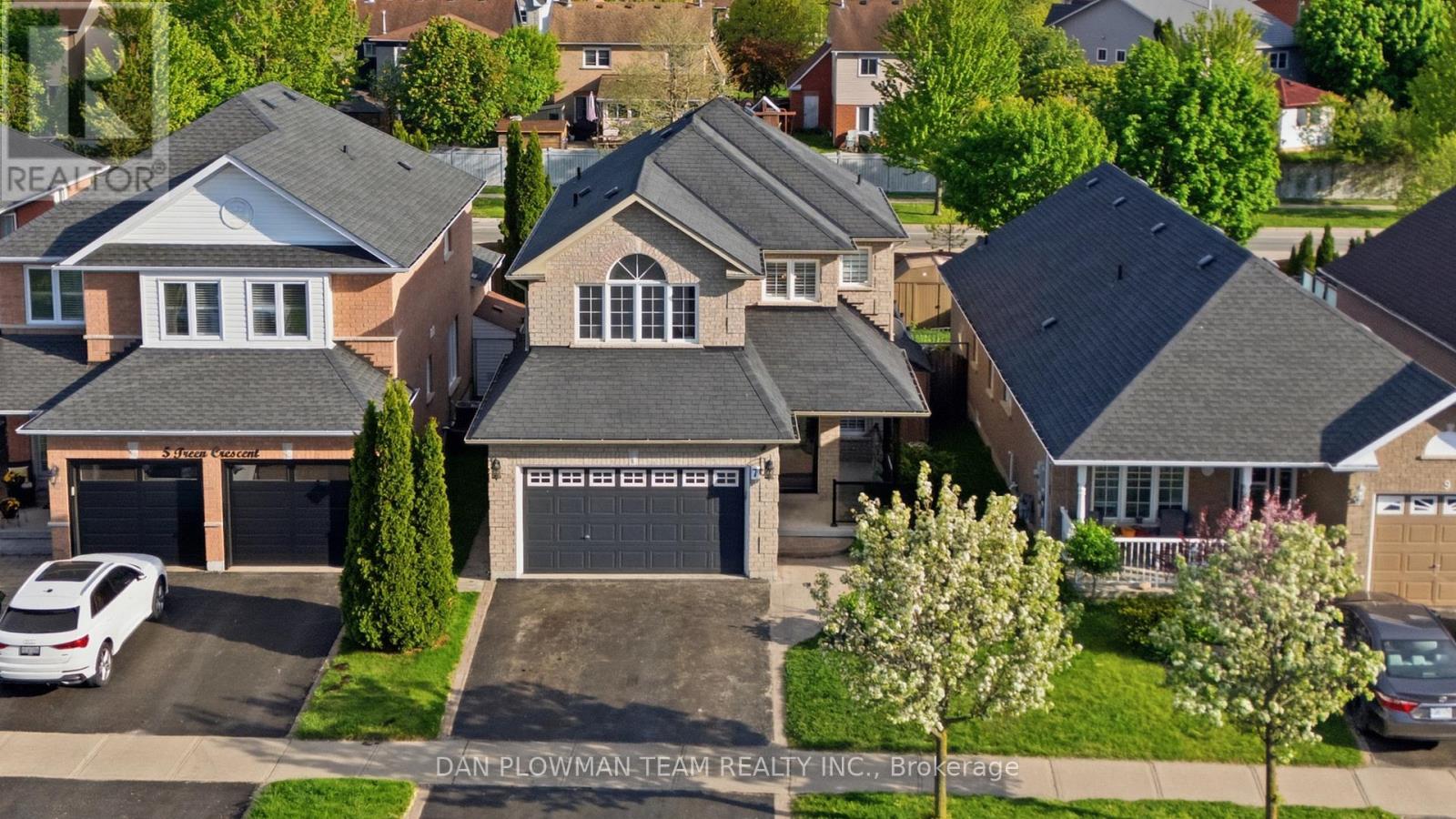 7 Treen Crescent, Whitby, Ontario  L1R 3C7 - Photo 3 - E13170182