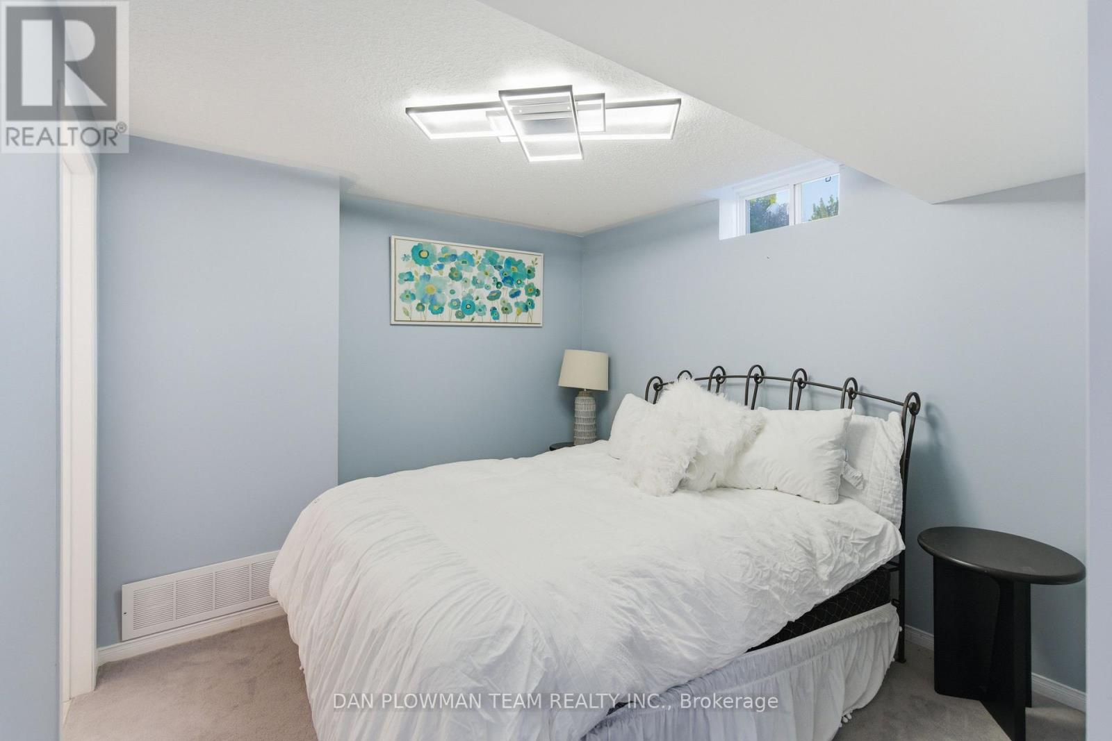 7 Treen Crescent, Whitby, Ontario  L1R 3C7 - Photo 35 - E13170182