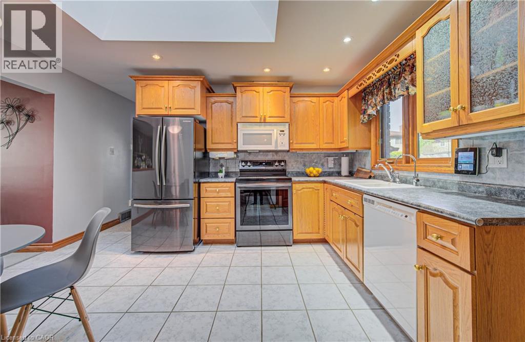 119 Martinglen Crescent, Kitchener, Ontario N2E 2A3 - Photo 11 - 40833095