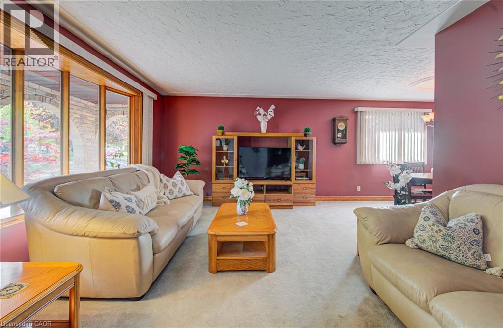 119 Martinglen Crescent, Kitchener, Ontario N2E 2A3 - Photo 6 - 40833095