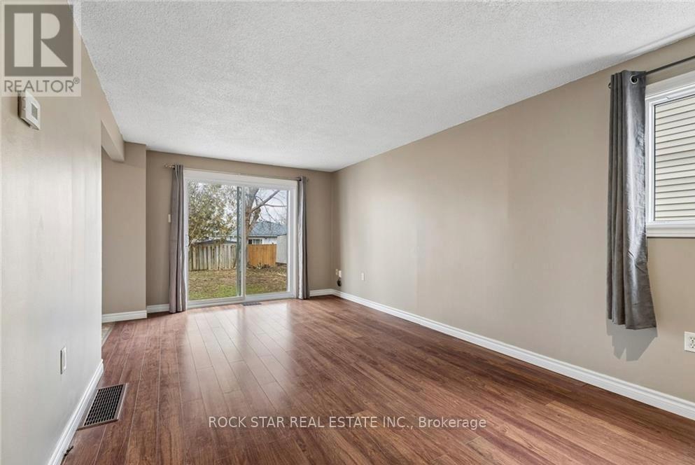 62 Corbett Drive, Barrie, Ontario  L4M 5V2 - Photo 11 - S13170184
