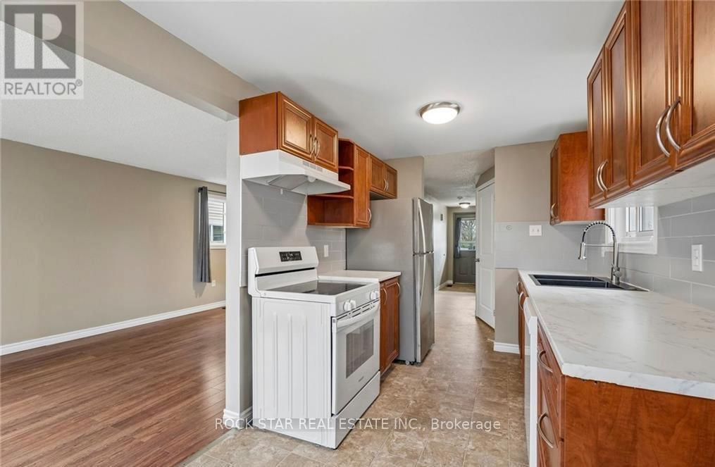 62 Corbett Drive, Barrie, Ontario  L4M 5V2 - Photo 7 - S13170184