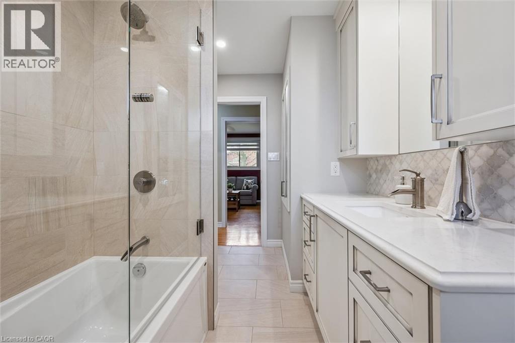 574 Sprucehill Avenue, Waterloo, Ontario  N2L 4V9 - Photo 20 - 40825829