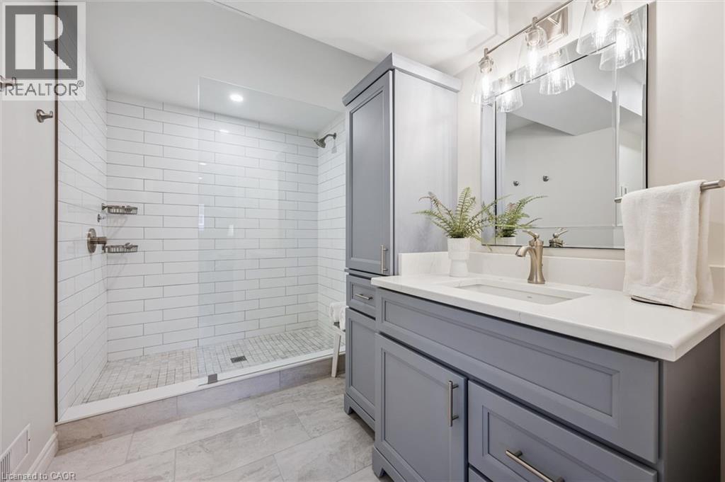 574 Sprucehill Avenue, Waterloo, Ontario  N2L 4V9 - Photo 29 - 40825829