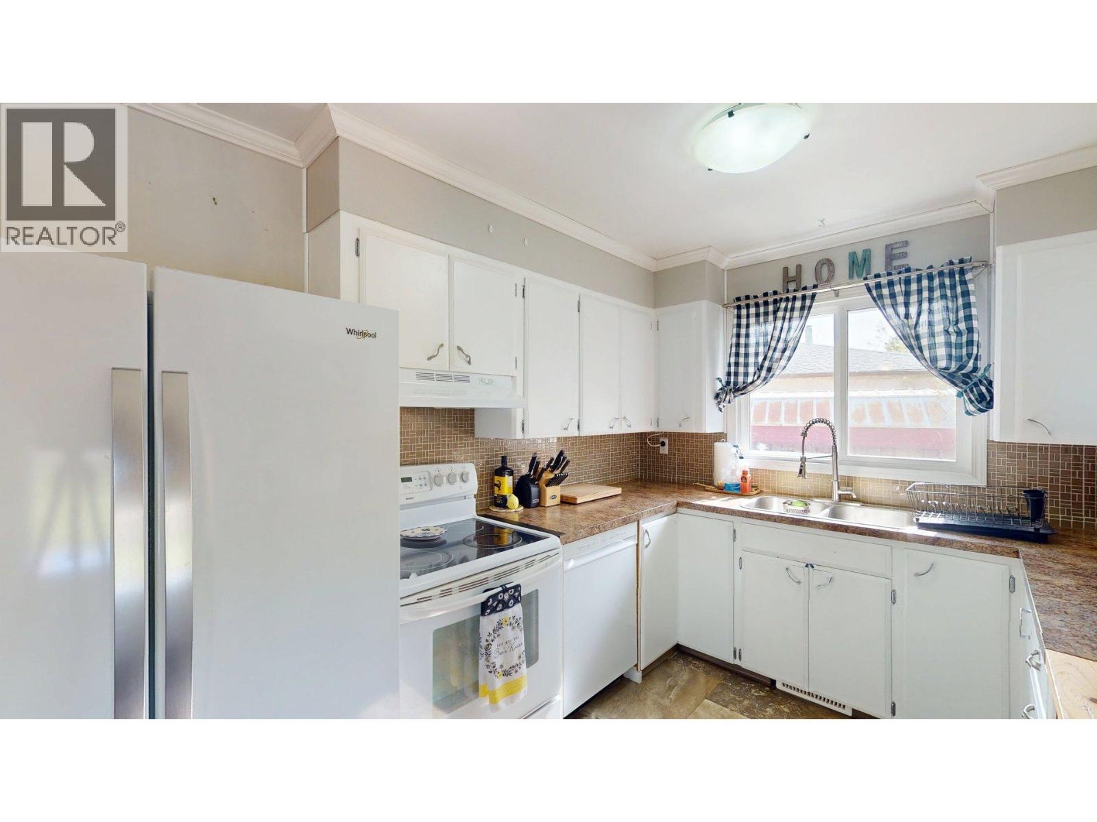 9711 106 Avenue, Fort St. John, British Columbia  V1J 2N6 - Photo 6 - R3127386