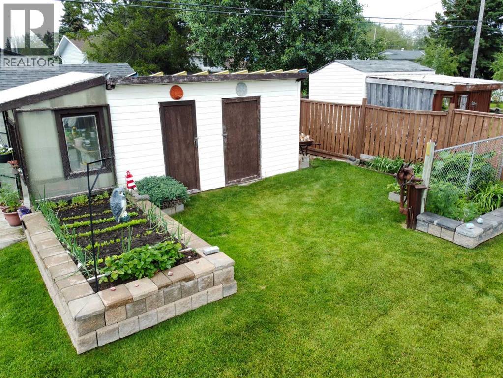 716 6 Avenue, Fox Creek, Alberta  T0H 1P0 - Photo 15 - A2314470