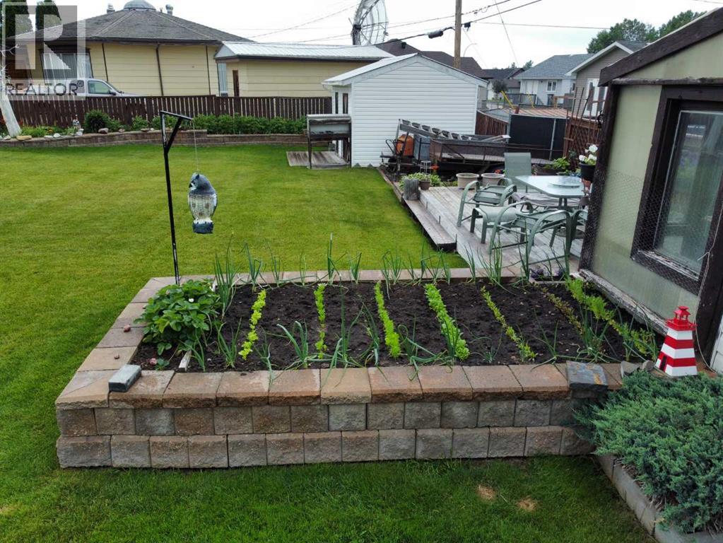 716 6 Avenue, Fox Creek, Alberta  T0H 1P0 - Photo 16 - A2314470