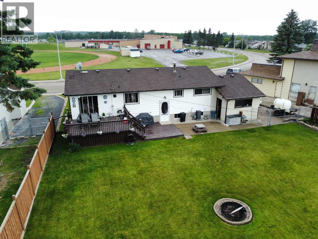716 6 Avenue, Fox Creek, Alberta  T0H 1P0 - Photo 17 - A2314470