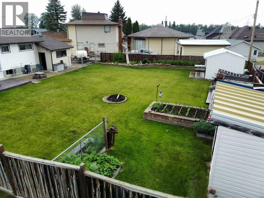 716 6 Avenue, Fox Creek, Alberta  T0H 1P0 - Photo 18 - A2314470