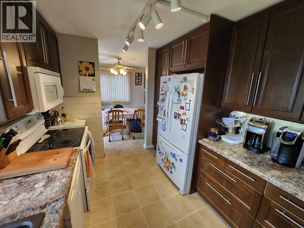 716 6 Avenue, Fox Creek, Alberta  T0H 1P0 - Photo 26 - A2314470
