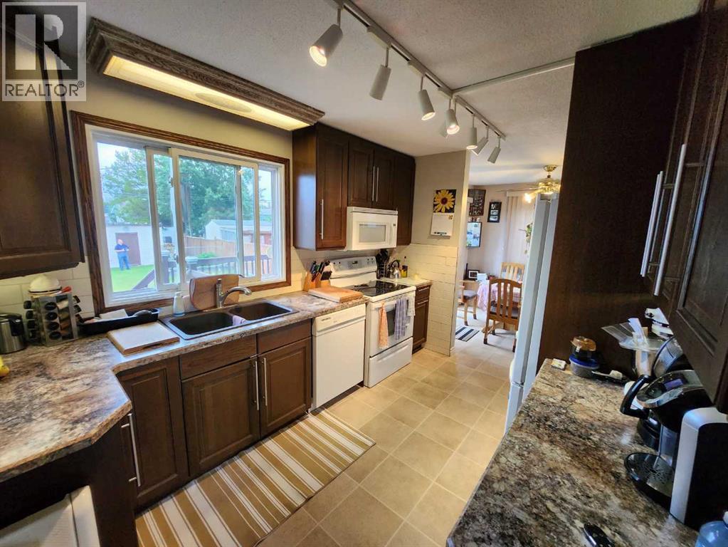 716 6 Avenue, Fox Creek, Alberta  T0H 1P0 - Photo 27 - A2314470