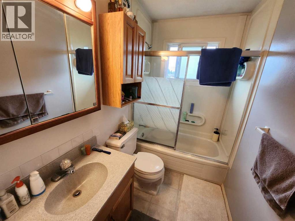 716 6 Avenue, Fox Creek, Alberta  T0H 1P0 - Photo 29 - A2314470