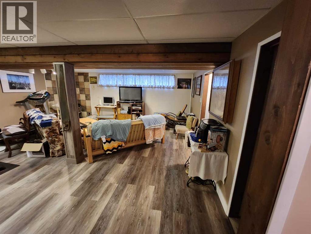716 6 Avenue, Fox Creek, Alberta  T0H 1P0 - Photo 38 - A2314470