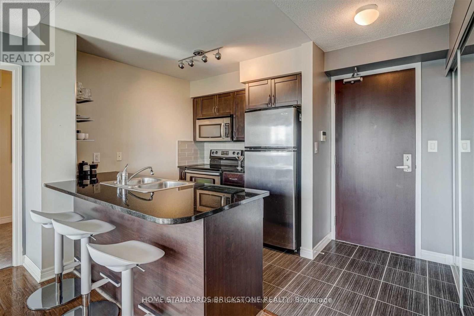 2905 - 208 Enfield Place, Mississauga, Ontario  L5B 0G8 - Photo 4 - W13170074